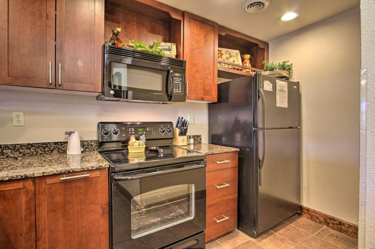 Apartment Less Than 2 Mi To Attractions!