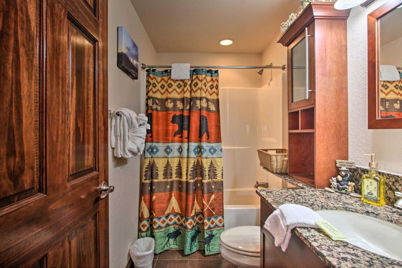 Apartment Less Than 2 Mi To Attractions!